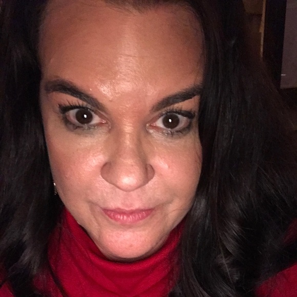 Meet your Posher, Wendy - Picture 2 of 2